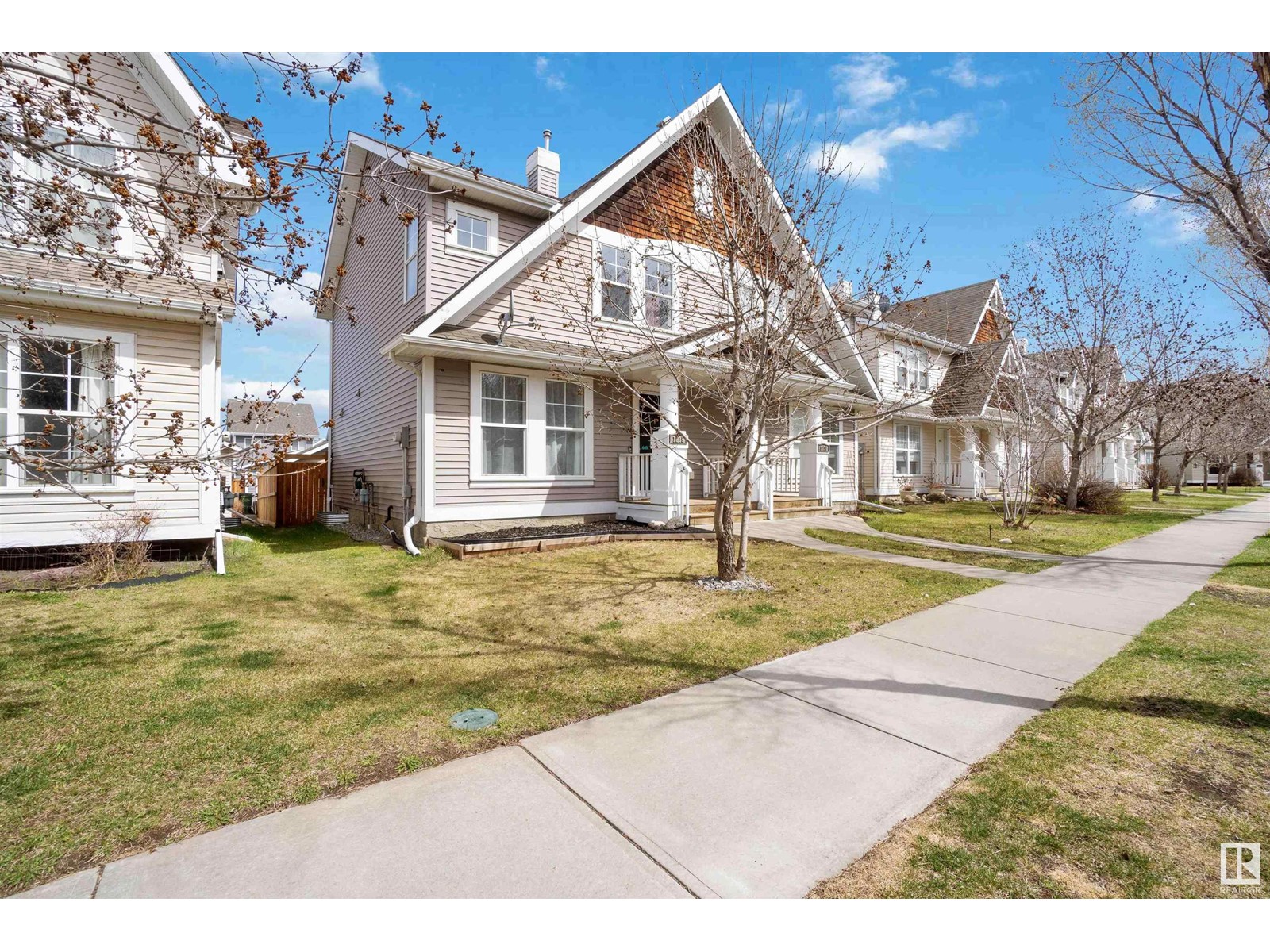 Property at 1215 76 ST SW image 2