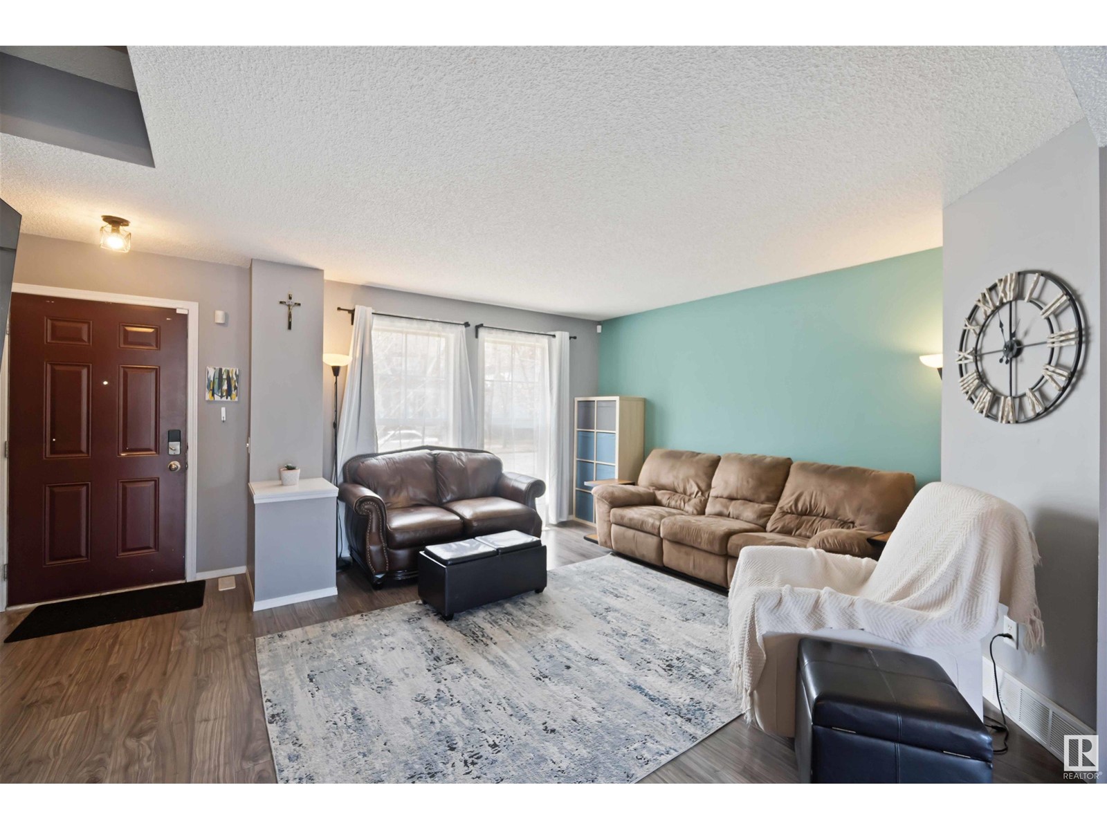 Property at 1215 76 ST SW image 3