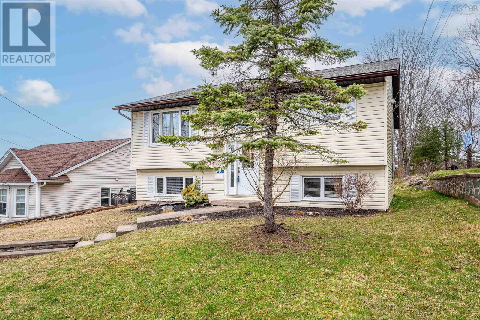 18 Schultz Street, Lower Sackville, Nova Scotia  B4C 1G8 - Photo 3 - 202509236