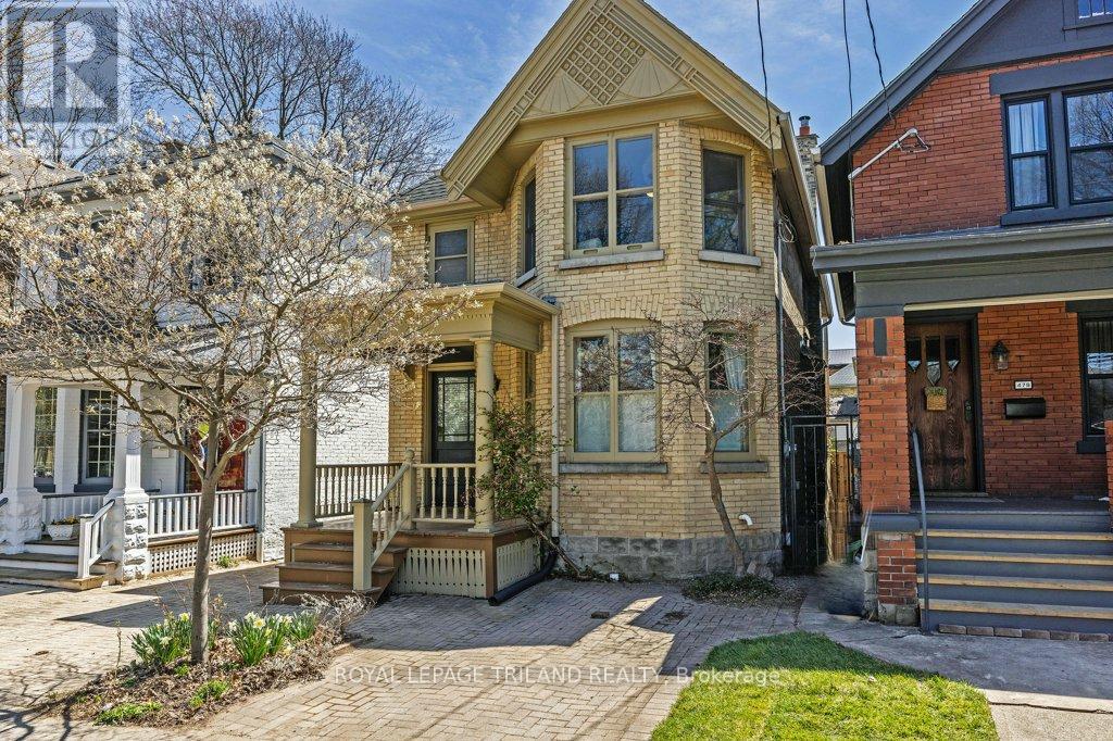 481 Dufferin Avenue
