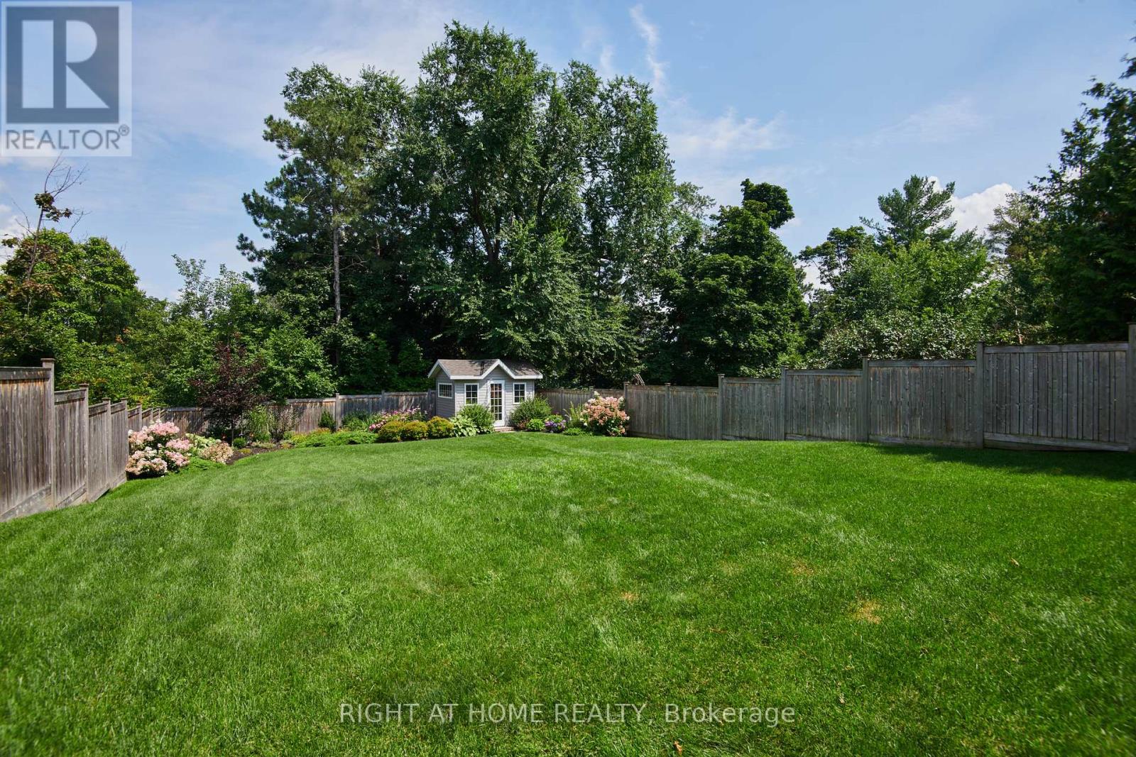 55 Aylen Avenue, Ottawa, Ontario  K2A 3P8 - Photo 2 - X12112045