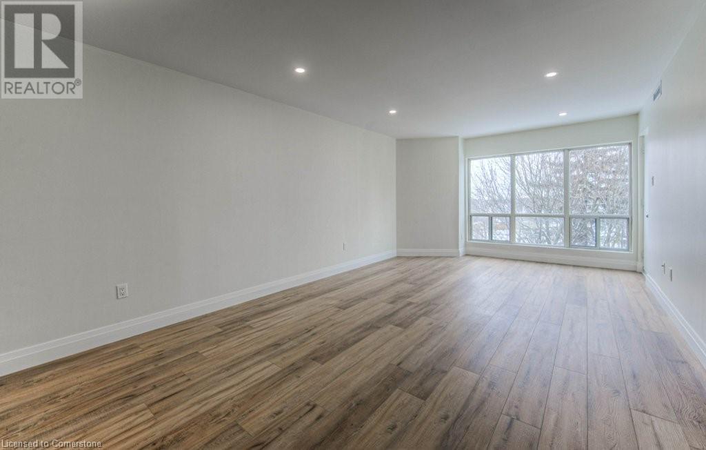 15 Hofstetter Avenue Unit# 402, Kitchener, Ontario  N2A 3Z7 - Photo 4 - 40722591