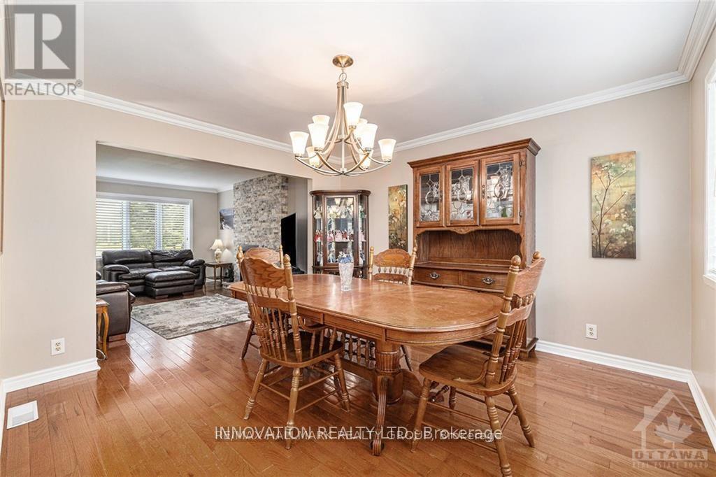 7 Grierson Lane, Ottawa, Ontario  K2W 1A6 - Photo 7 - X12108889