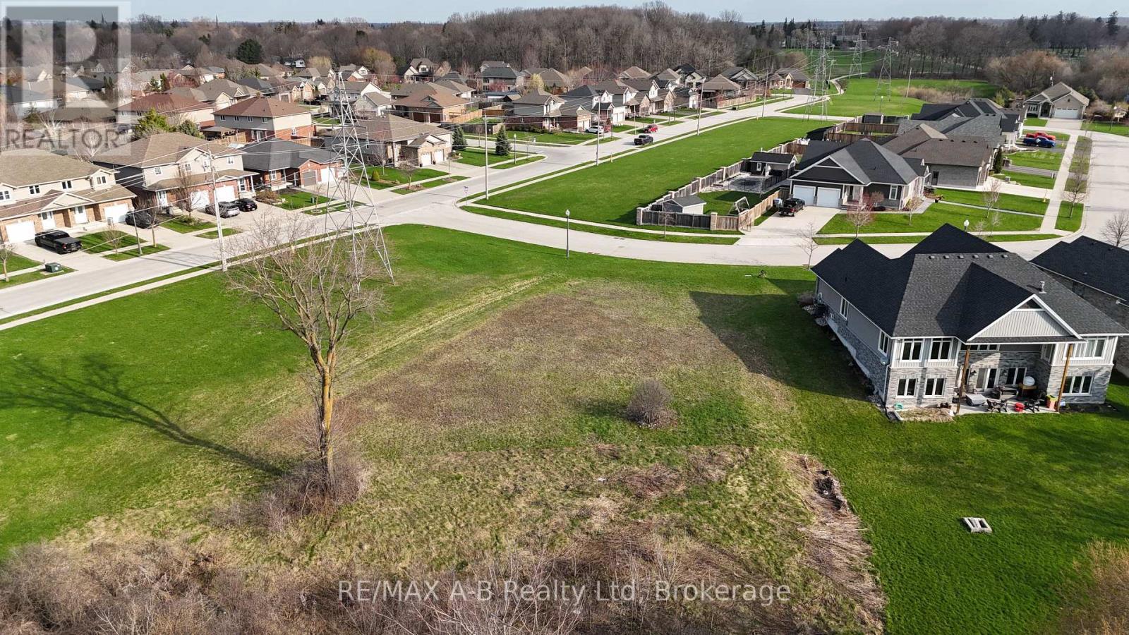 1 Birtch Creek Crescent, St. Marys, Ontario  N4X 0A3 - Photo 12 - X12112020