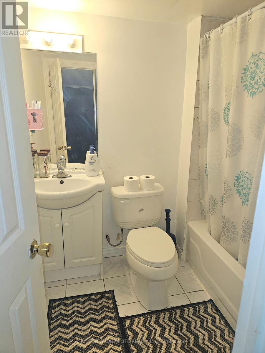 971 Winterton Way, Mississauga (East Credit), Ontario  L5V 1Z4 - Photo 9 - W12106863