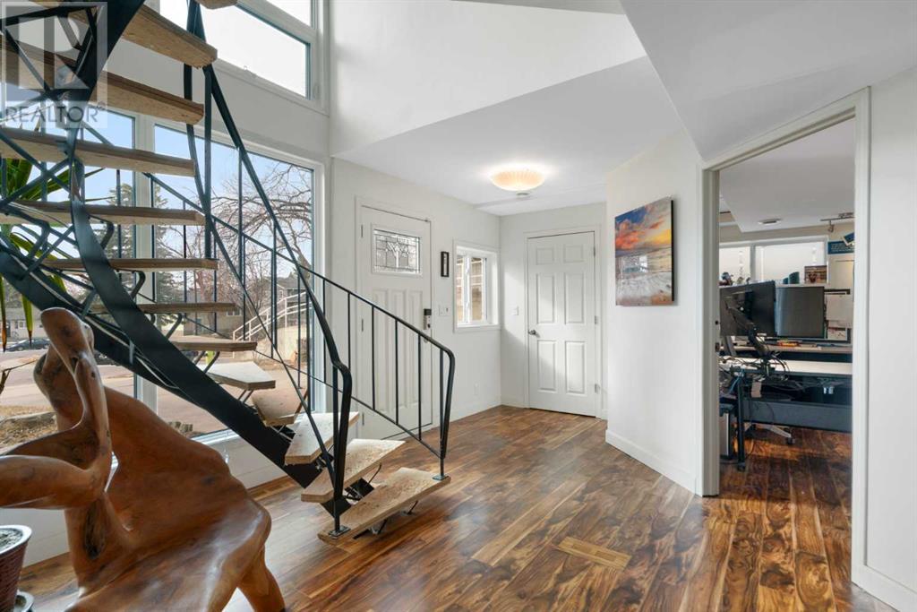 Property at 616 Hunterston Bay NW image 5