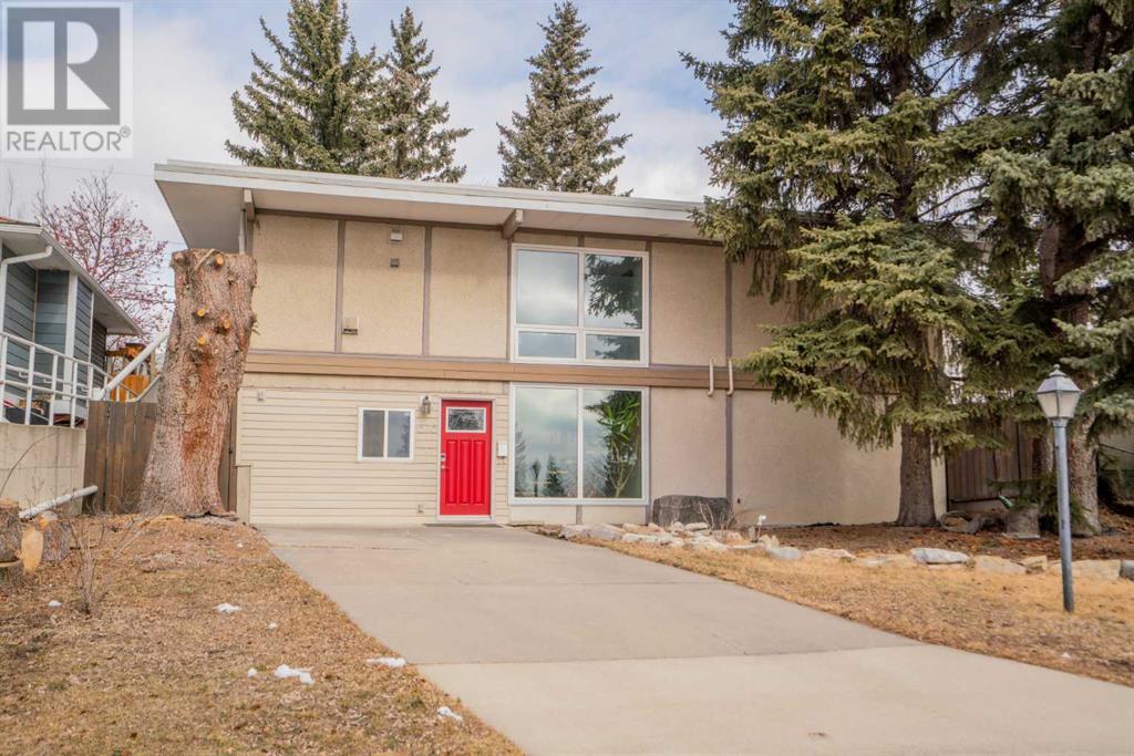 Property at 616 Hunterston Bay NW image 2