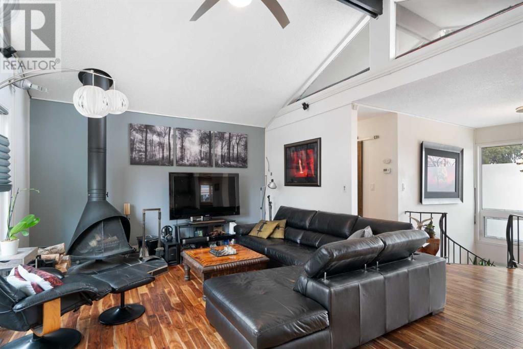 Property at 616 Hunterston Bay NW image 1