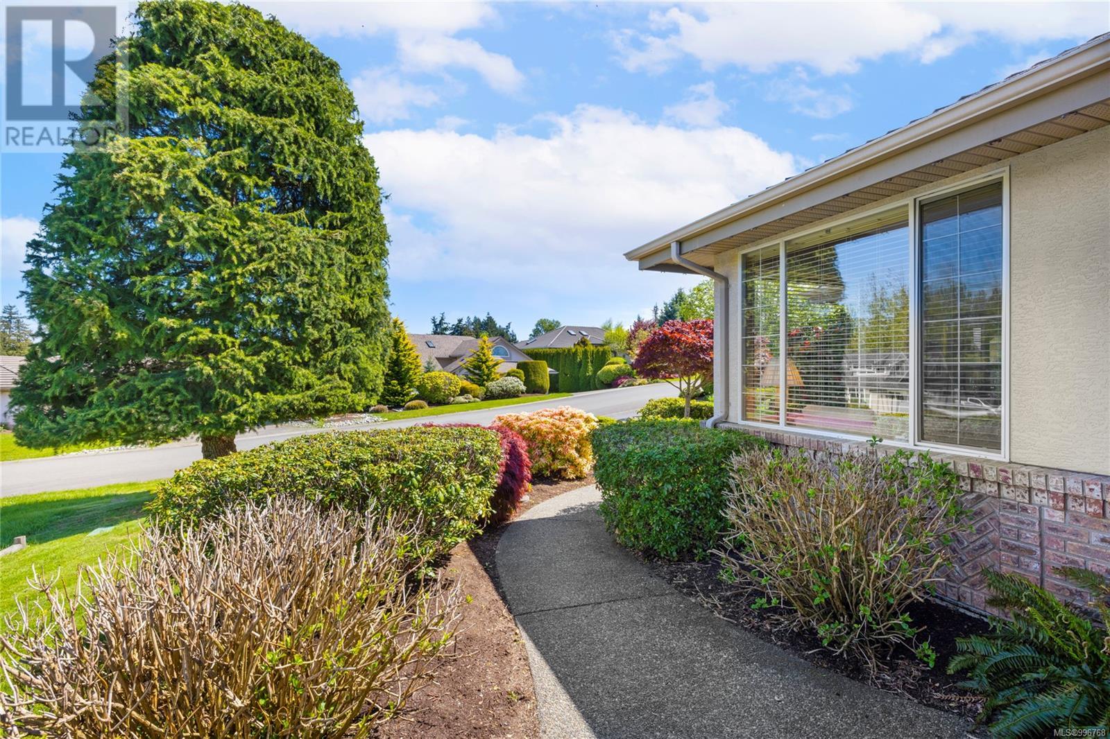 Property at 508 Dogleg Close image 1