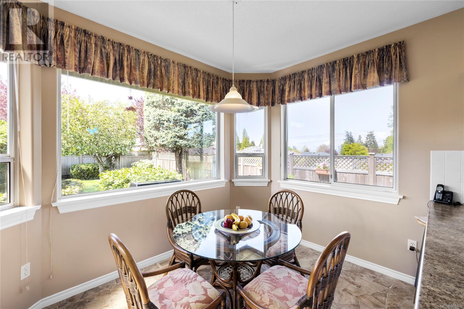 508 Dogleg Close, Qualicum Beach, British Columbia  V9K 1E1 - Photo 6 - 996768