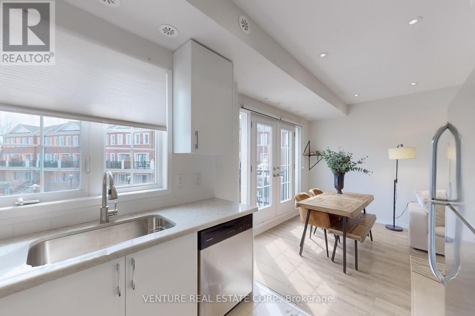 E11 - 26 Bruce Street, Vaughan, Ontario  L4L 0H4 - Photo 15 - N12071005