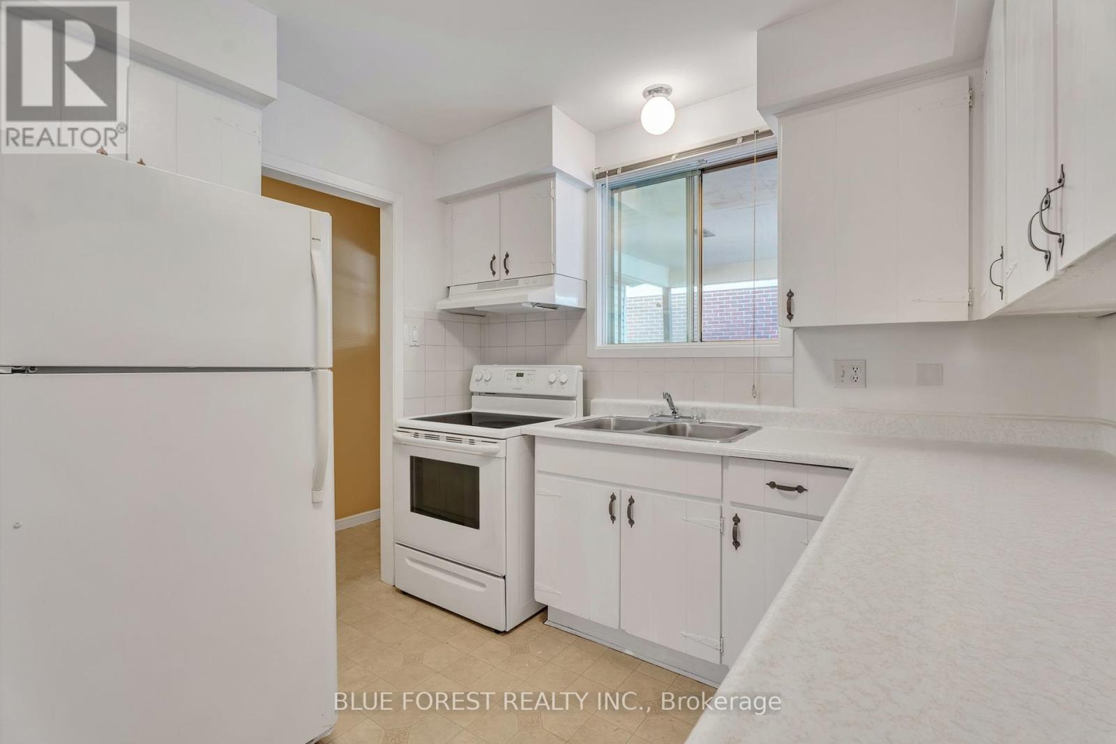 419 Castlegrove Boulevard, London North, Ontario  N6G 1K7 - Photo 10 - X12109574