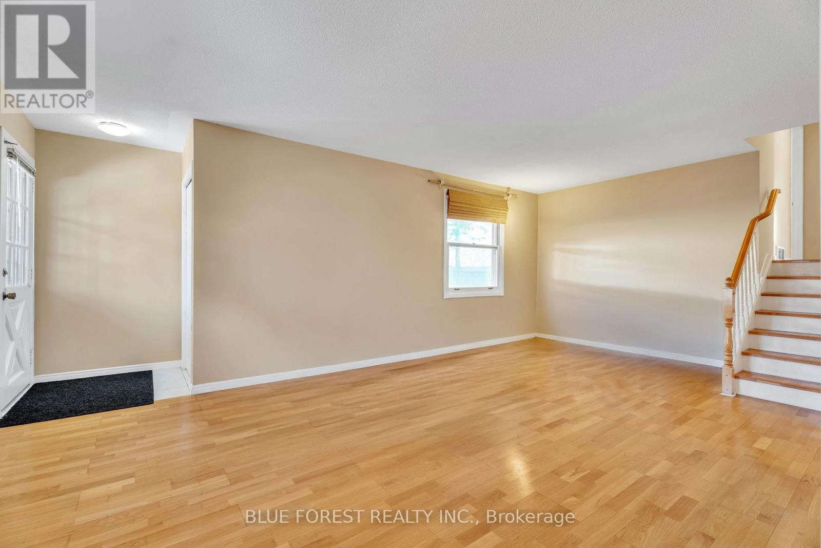 419 Castlegrove Boulevard, London North, Ontario  N6G 1K7 - Photo 3 - X12109574
