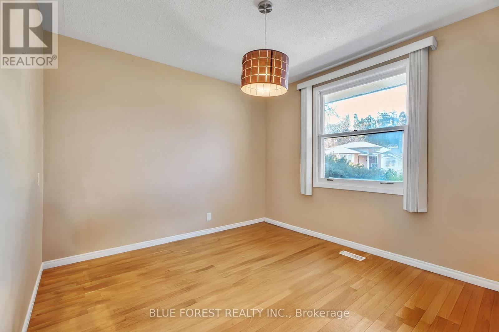 419 Castlegrove Boulevard, London North, Ontario  N6G 1K7 - Photo 7 - X12109574