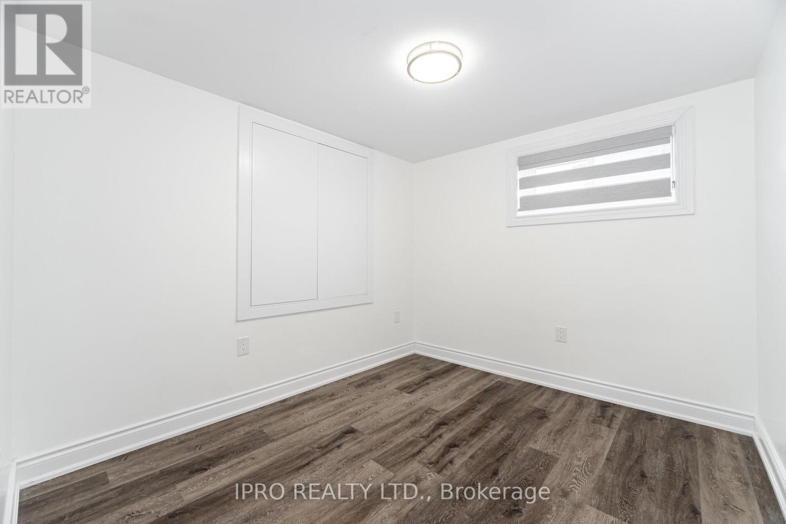 717 Green Meadow Crescent E, Mississauga, Ontario  L5A 2V3 - Photo 40 - W12109533