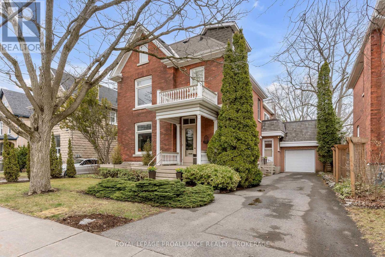 127 BEVERLEY STREET, Kingston, Ontario