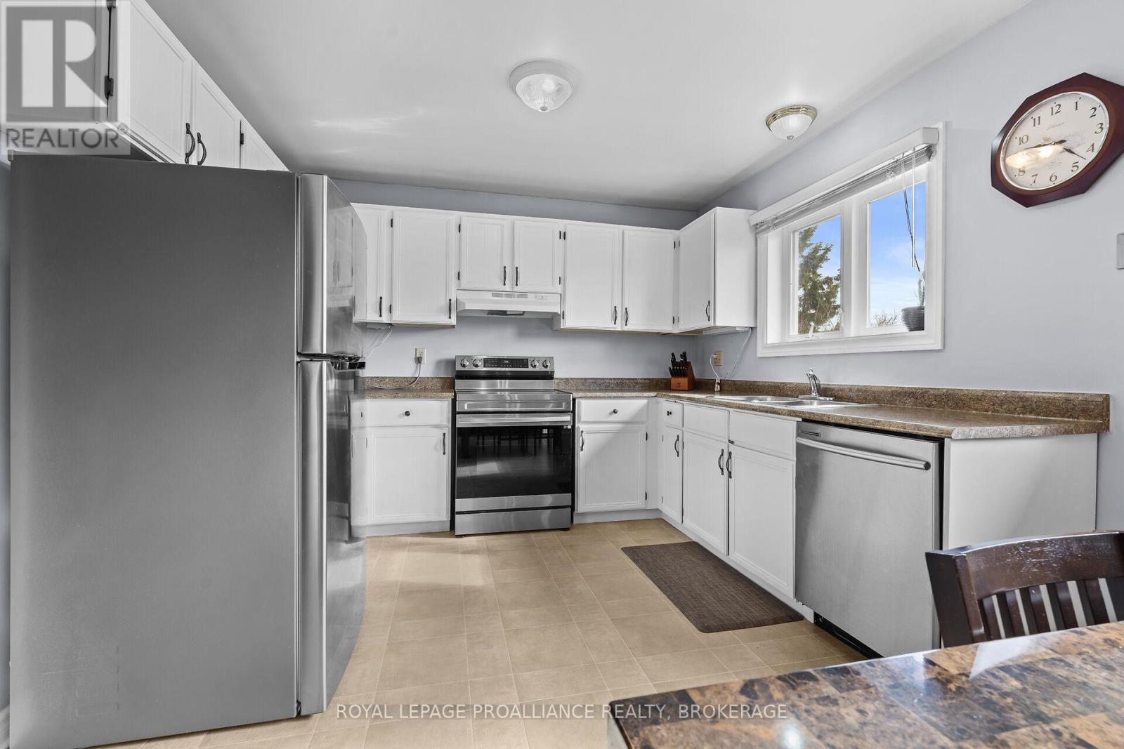 1042 Dillingham Street, Kingston, Ontario  K7P 2P4 - Photo 11 - X12112216
