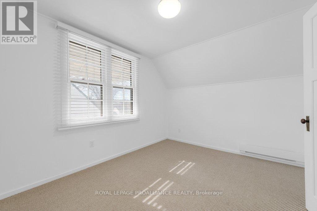 61 Delaney Street, Quinte West, Ontario K8V 4L7 - Photo 23 - X12112109
