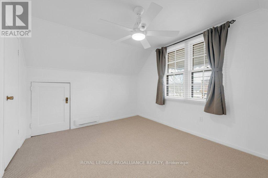 61 Delaney Street, Quinte West, Ontario K8V 4L7 - Photo 25 - X12112109