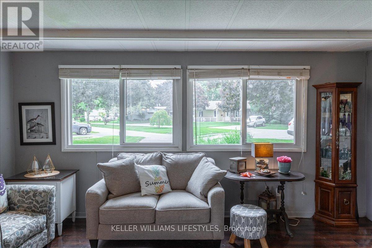 244 Southwind Court, Lambton Shores (Grand Bend), Ontario  N0M 1T0 - Photo 10 - X12112055