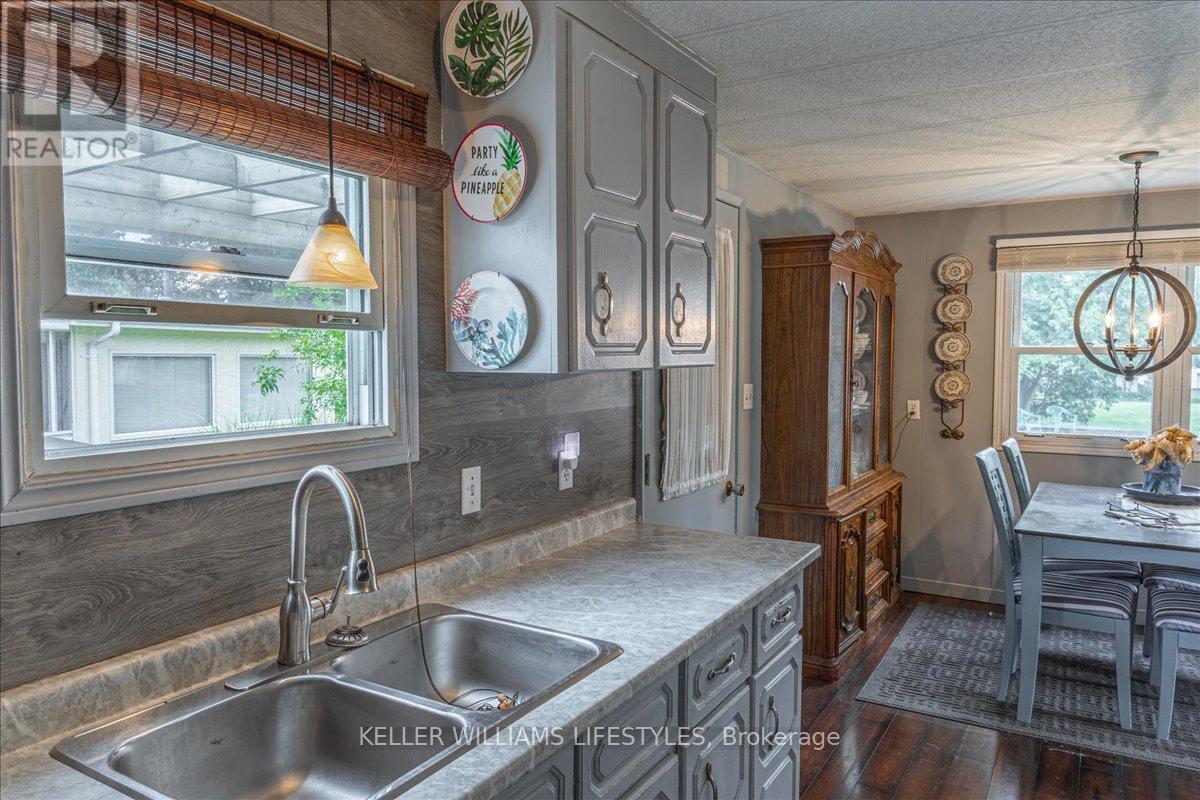 244 Southwind Court, Lambton Shores (Grand Bend), Ontario  N0M 1T0 - Photo 16 - X12112055