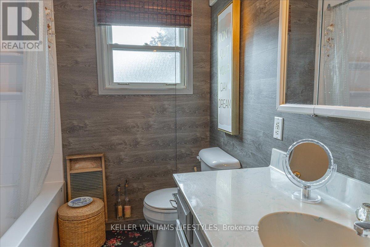 244 Southwind Court, Lambton Shores (Grand Bend), Ontario  N0M 1T0 - Photo 21 - X12112055