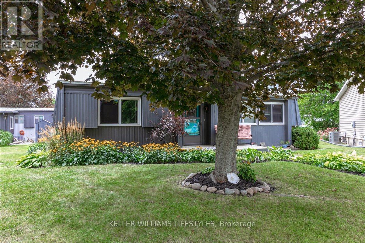 244 Southwind Court, Lambton Shores (Grand Bend), Ontario  N0M 1T0 - Photo 3 - X12112055