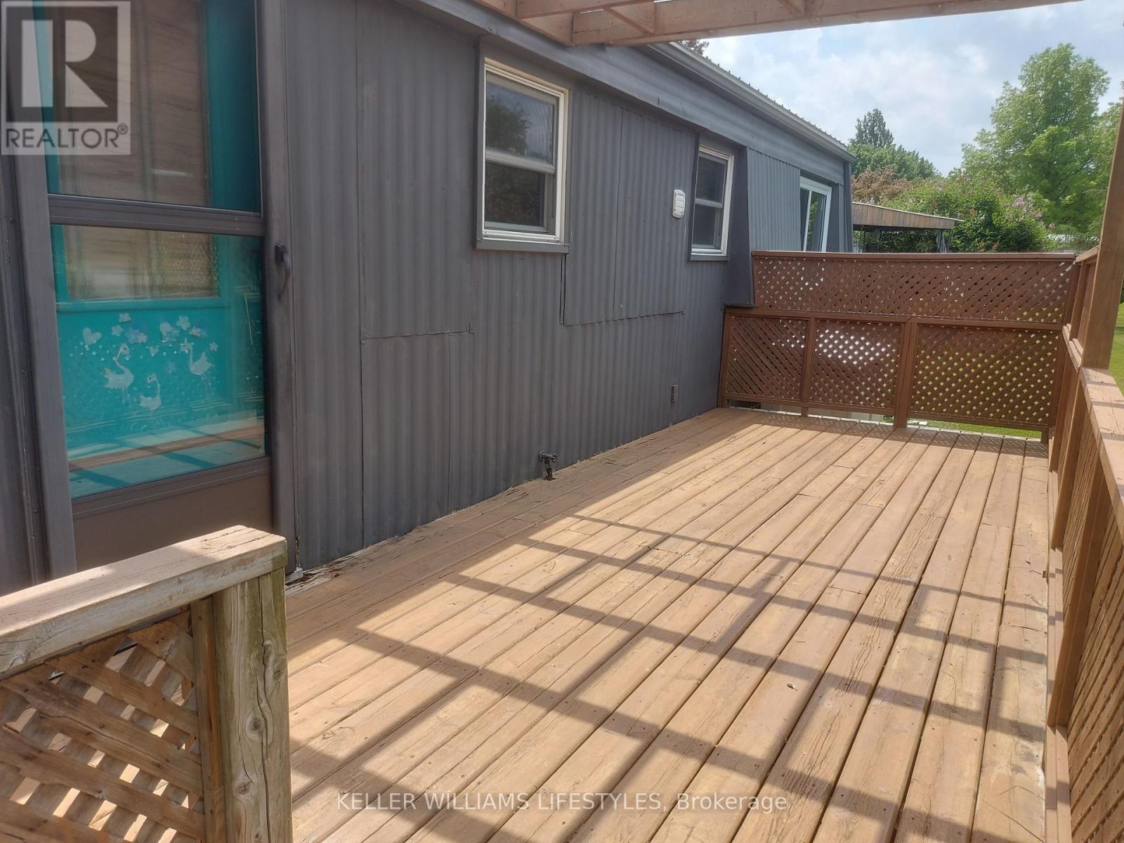 244 Southwind Court, Lambton Shores (Grand Bend), Ontario  N0M 1T0 - Photo 32 - X12112055