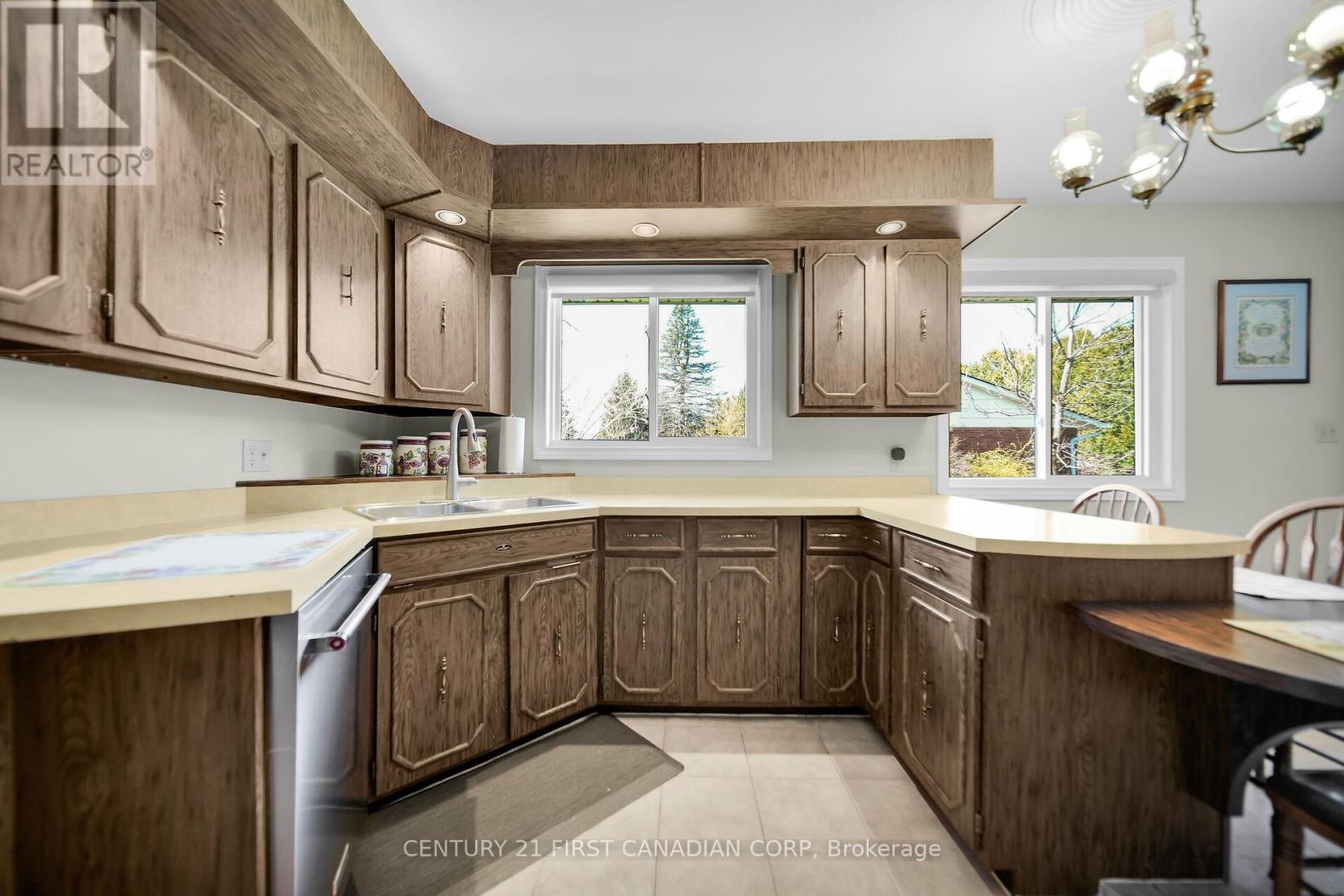 10016 Graham Road, West Elgin, Ontario  N0L 2P0 - Photo 18 - X12112116