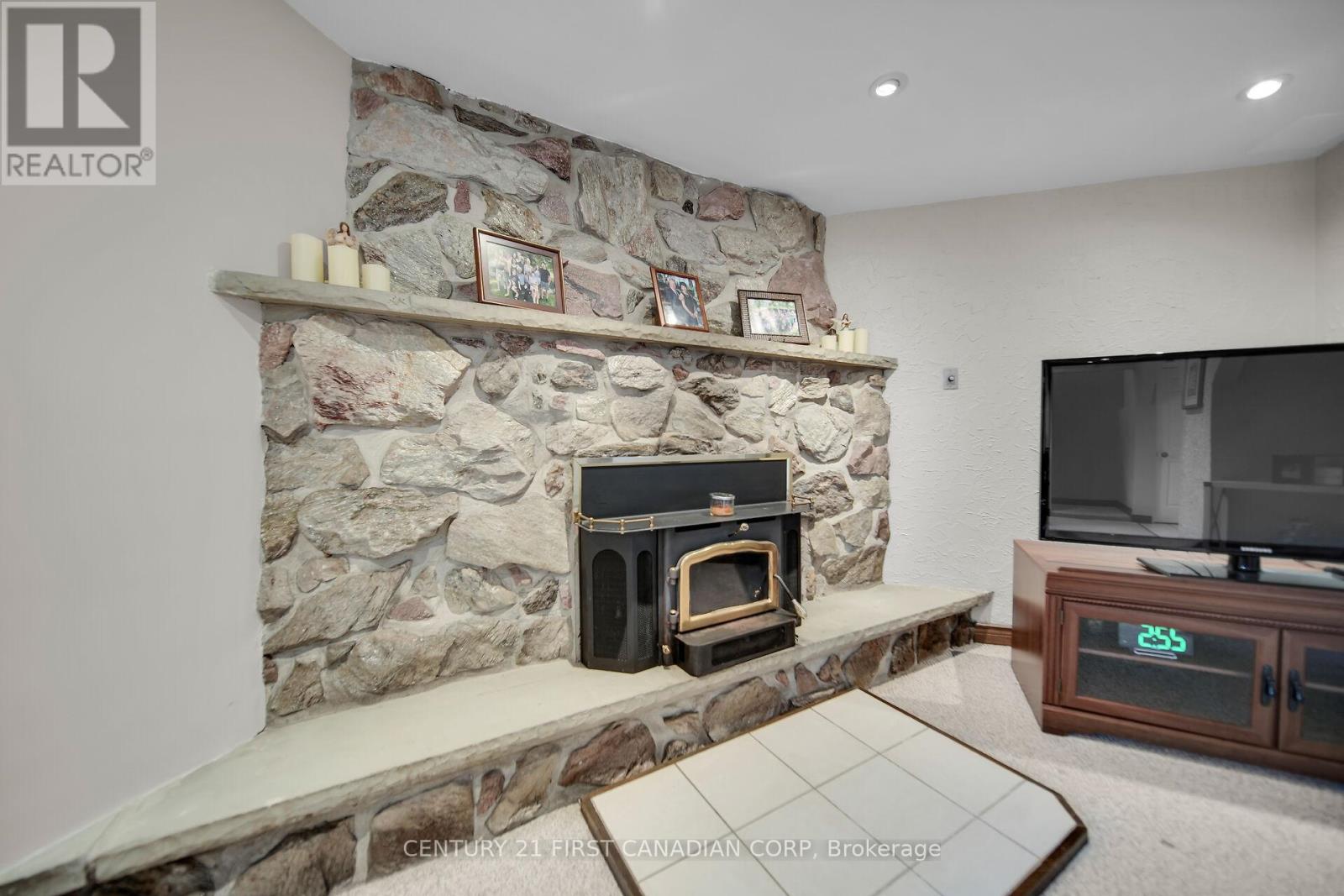 10016 Graham Road, West Elgin, Ontario  N0L 2P0 - Photo 28 - X12112116