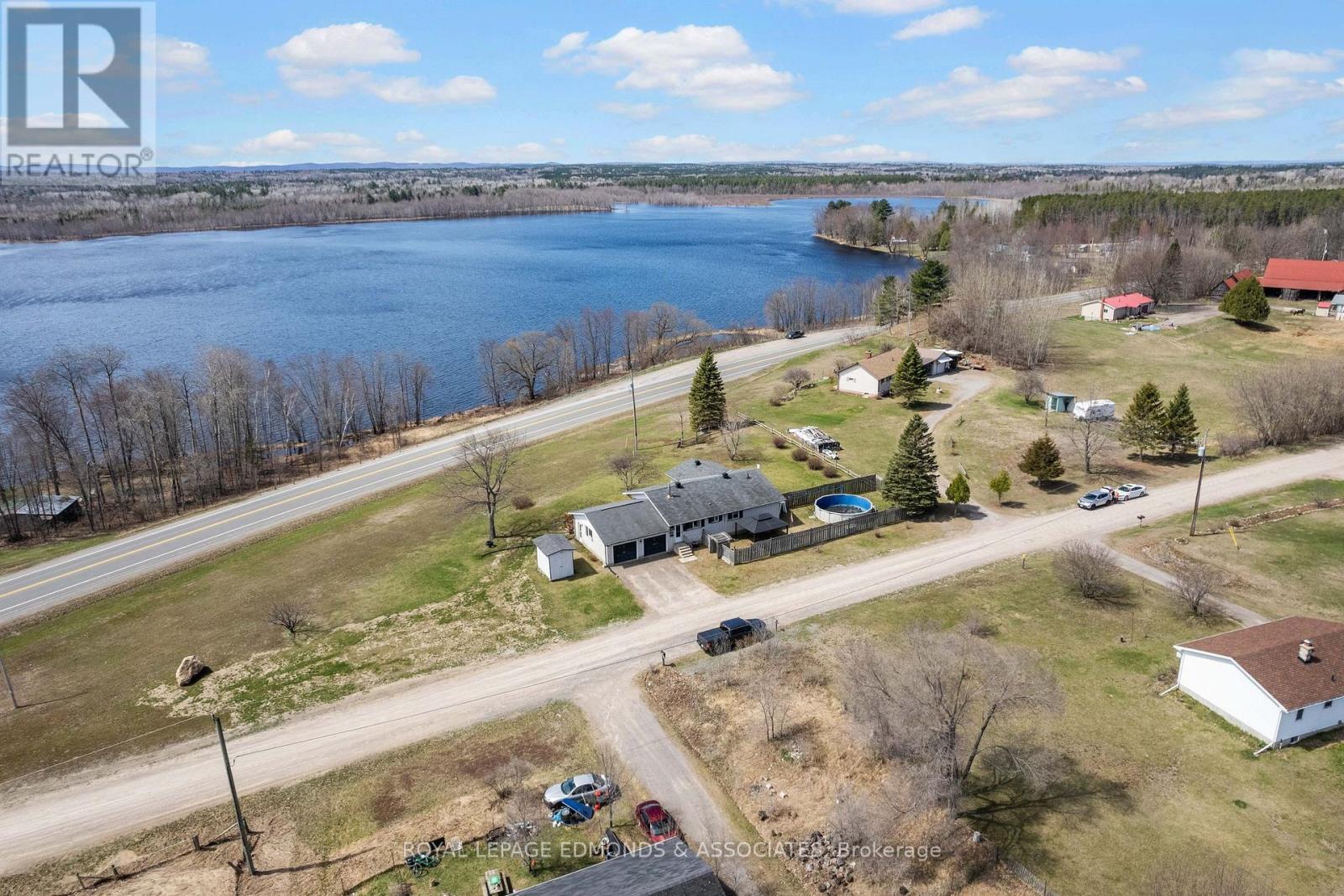 23 Wilber Heights Road, North Algona Wilberforce, Ontario  K0J 1T0 - Photo 3 - X12112085