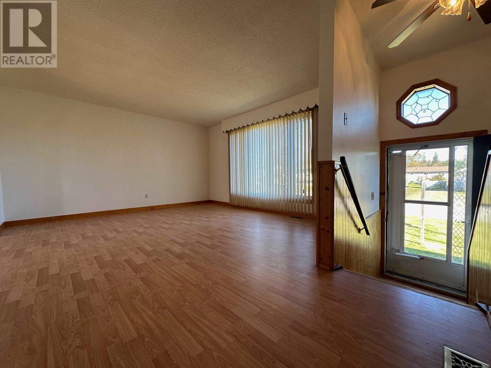 4 Eastgrove Cres, Terrace Bay, Ontario  P0T 2W0 - Photo 3 - TB250914