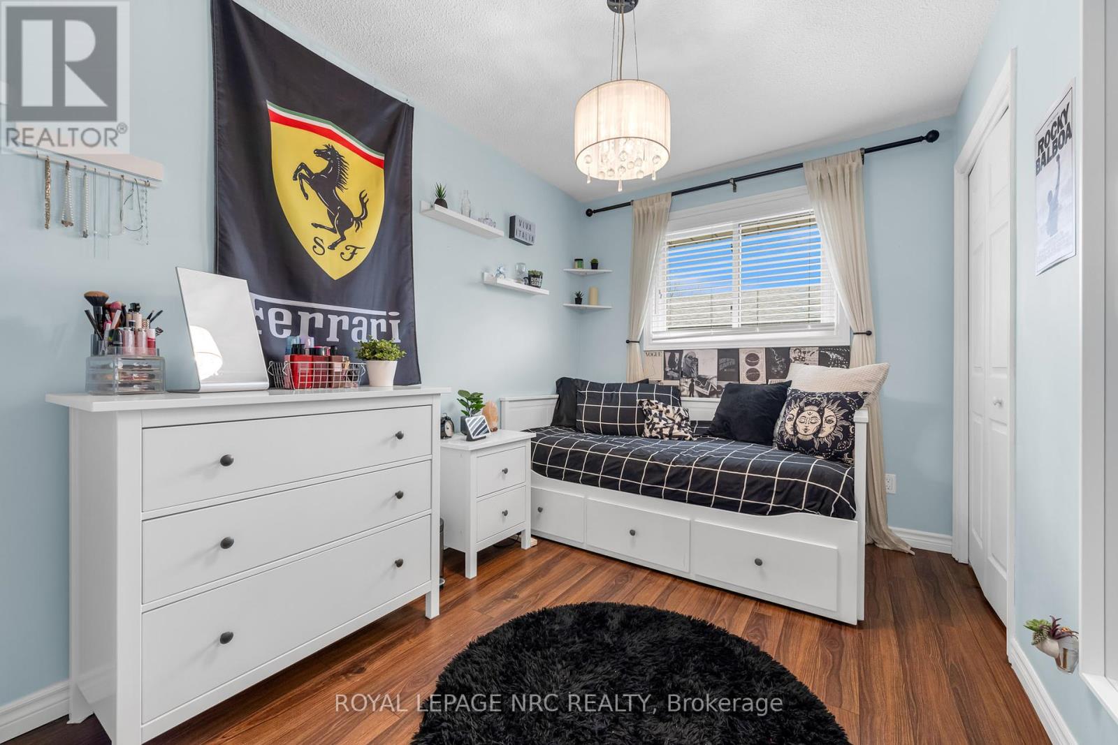 7301 North Dorset Place, Niagara Falls, Ontario  L2J 3T3 - Photo 8 - X12112100