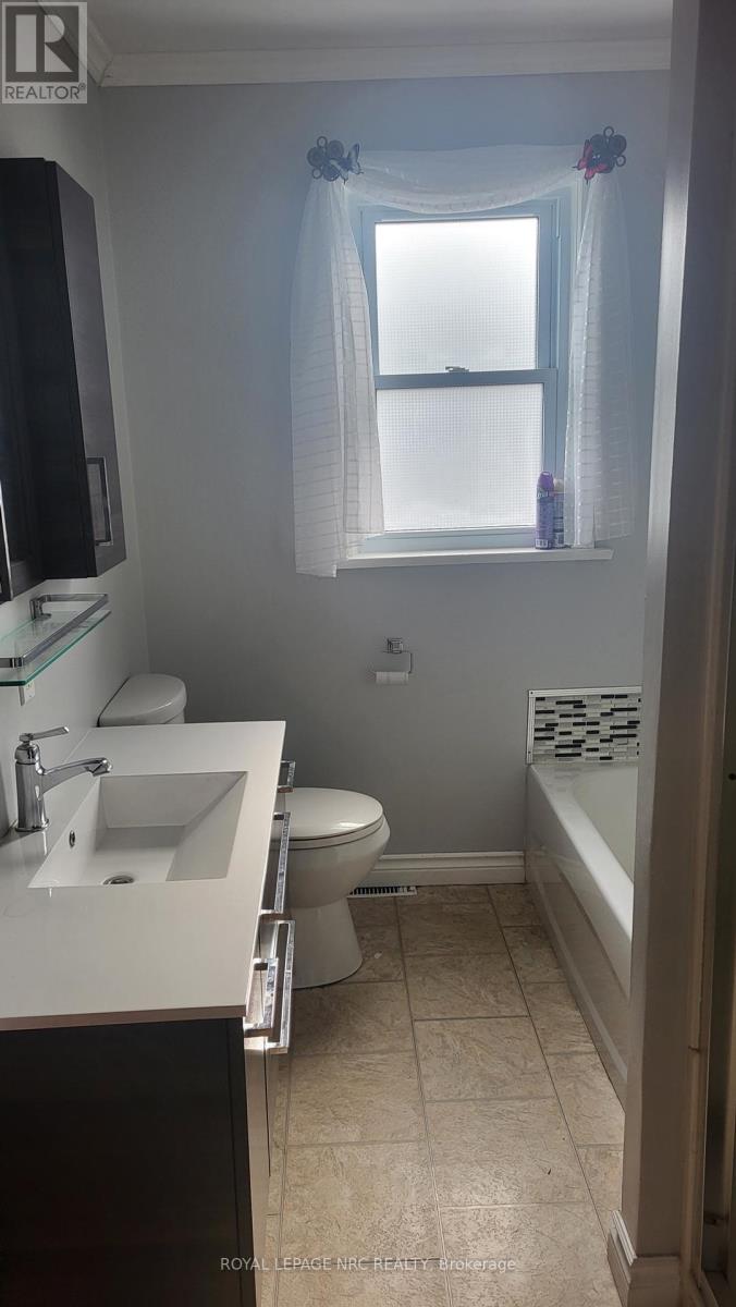 Main Level - 240 Wallace Avenue S, Welland (Lincoln/crowland), Ontario  L3B 1R6 - Photo 10 - X12112119