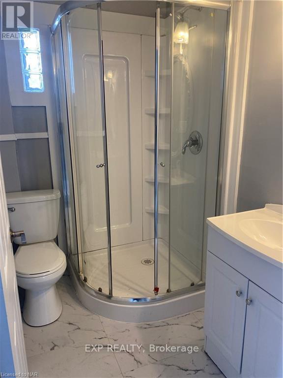 Upper Unit - 62 Randolph Street, Welland, Ontario  L3B 4C2 - Photo 11 - X12112124