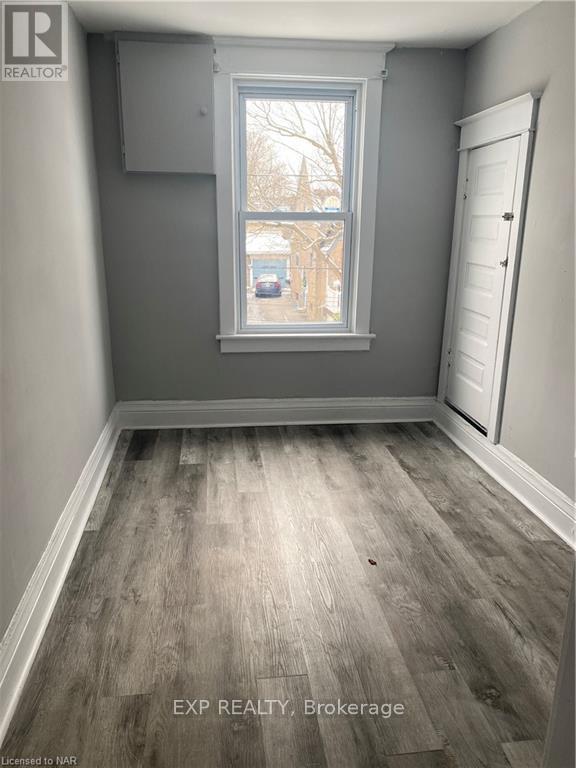 Upper Unit - 62 Randolph Street, Welland, Ontario  L3B 4C2 - Photo 12 - X12112124