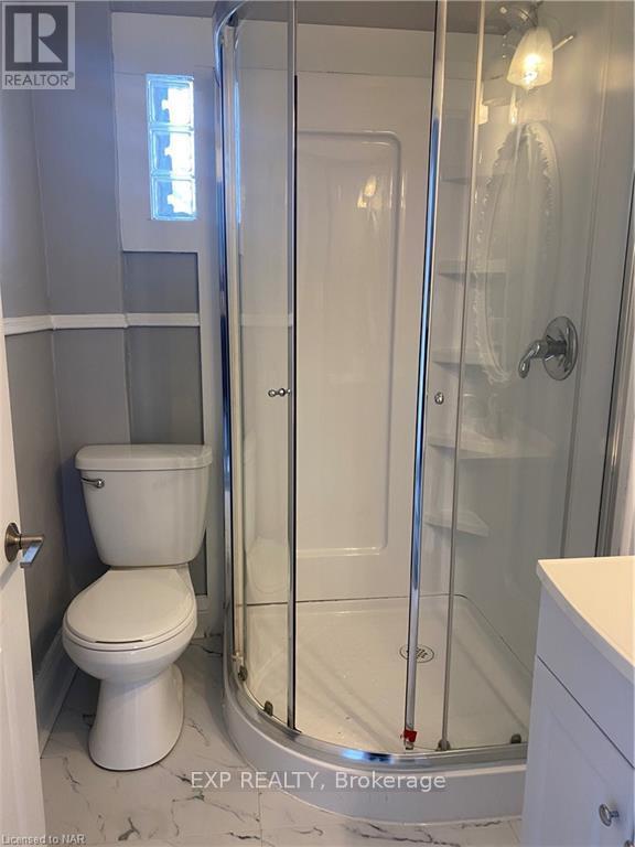 Upper Unit - 62 Randolph Street, Welland, Ontario  L3B 4C2 - Photo 9 - X12112124
