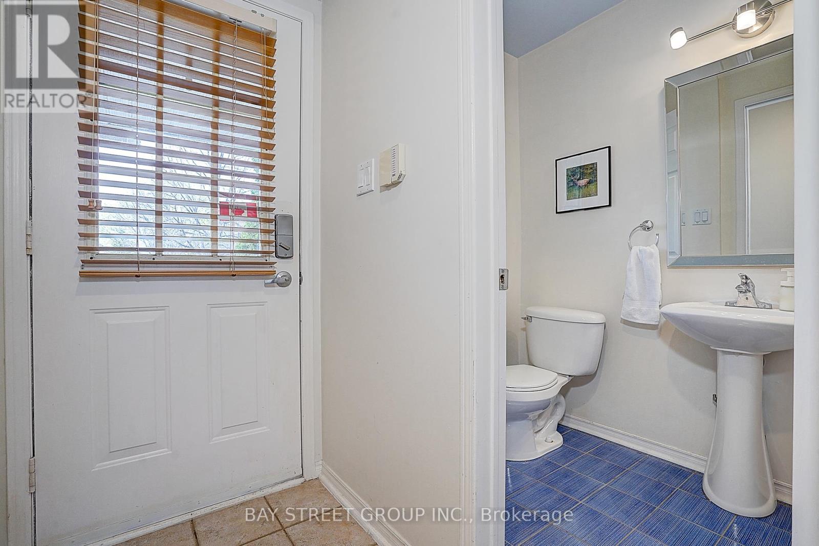 3740 Windhaven Drive, Mississauga, Ontario  L5N 7V5 - Photo 4 - W12109730