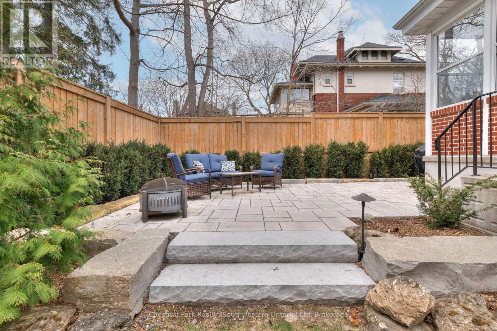 26 Lemon Street, Guelph, Ontario  N1E 2G9 - Photo 7 - X12112224
