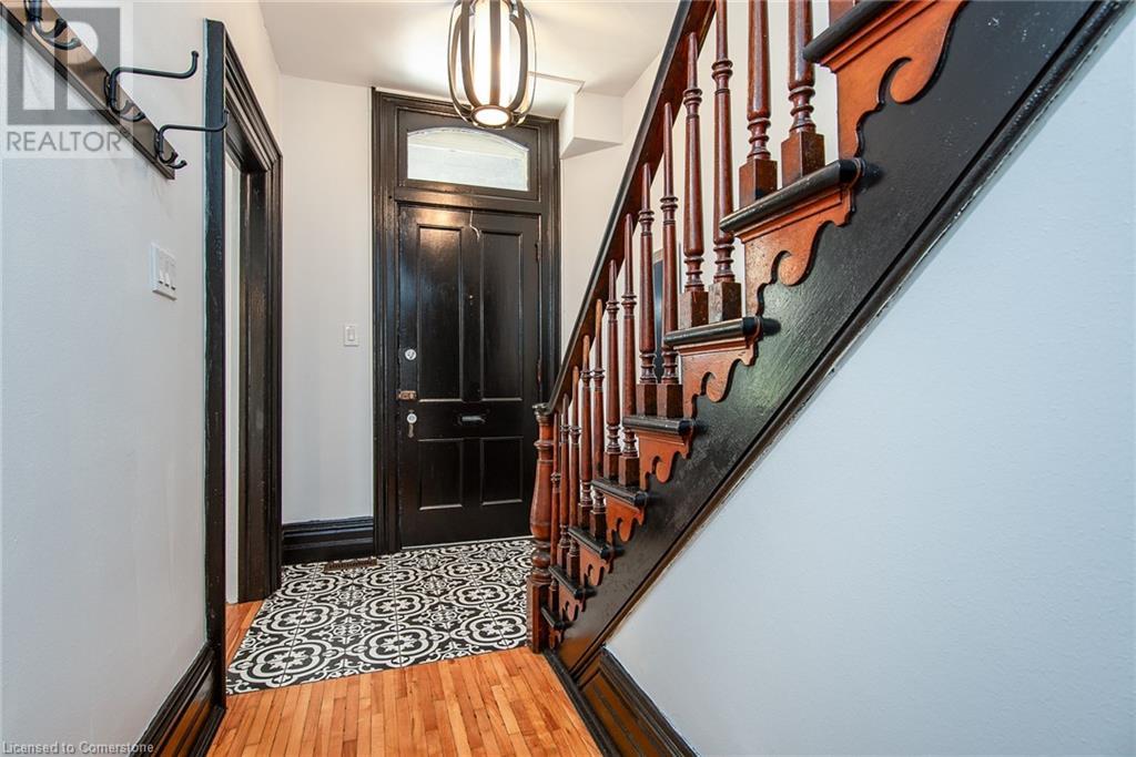 12 Pearl Street, Brantford, Ontario  N3T 3N4 - Photo 2 - 40712111