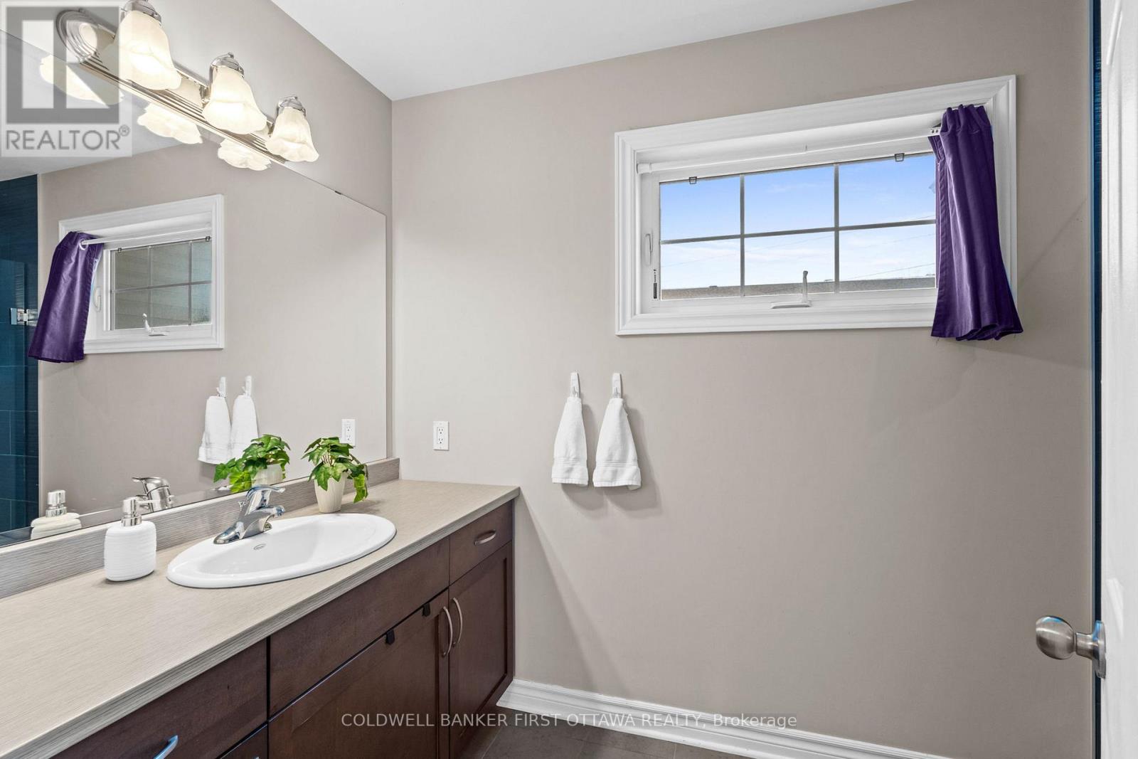 982 Hooper Street, Ottawa, Ontario  K1A 8A1 - Photo 21 - X12112141