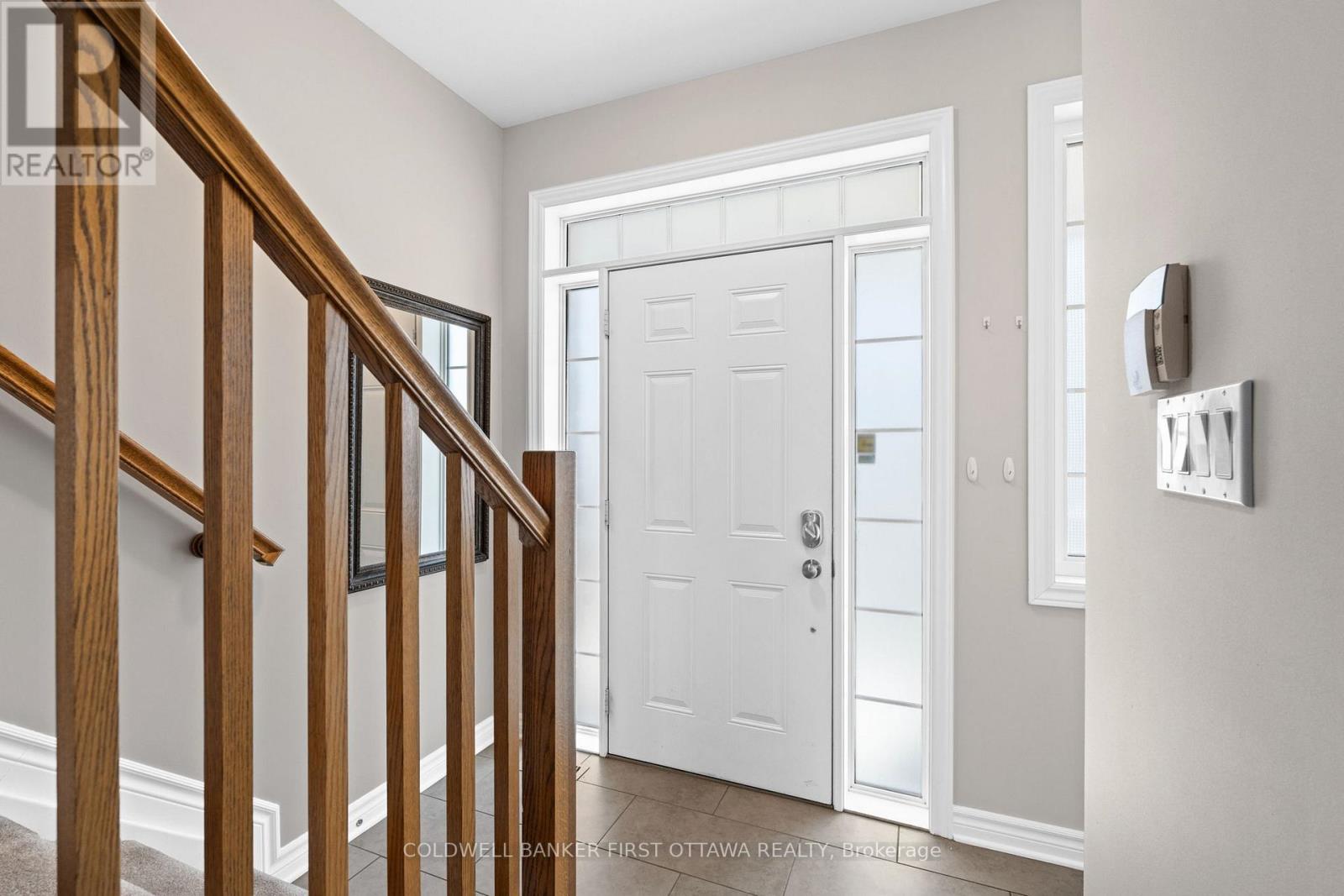 982 Hooper Street, Ottawa, Ontario  K1A 8A1 - Photo 4 - X12112141