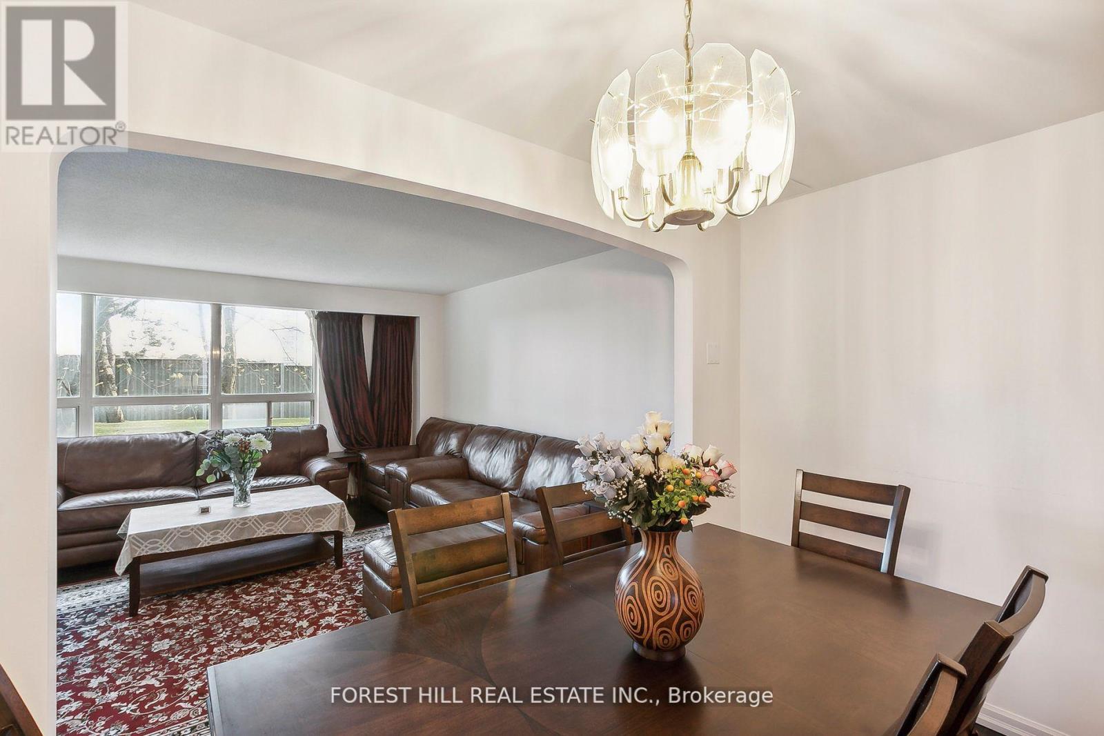 86 Village Greenway, Toronto, Ontario  M2J 1K8 - Photo 11 - C12112192
