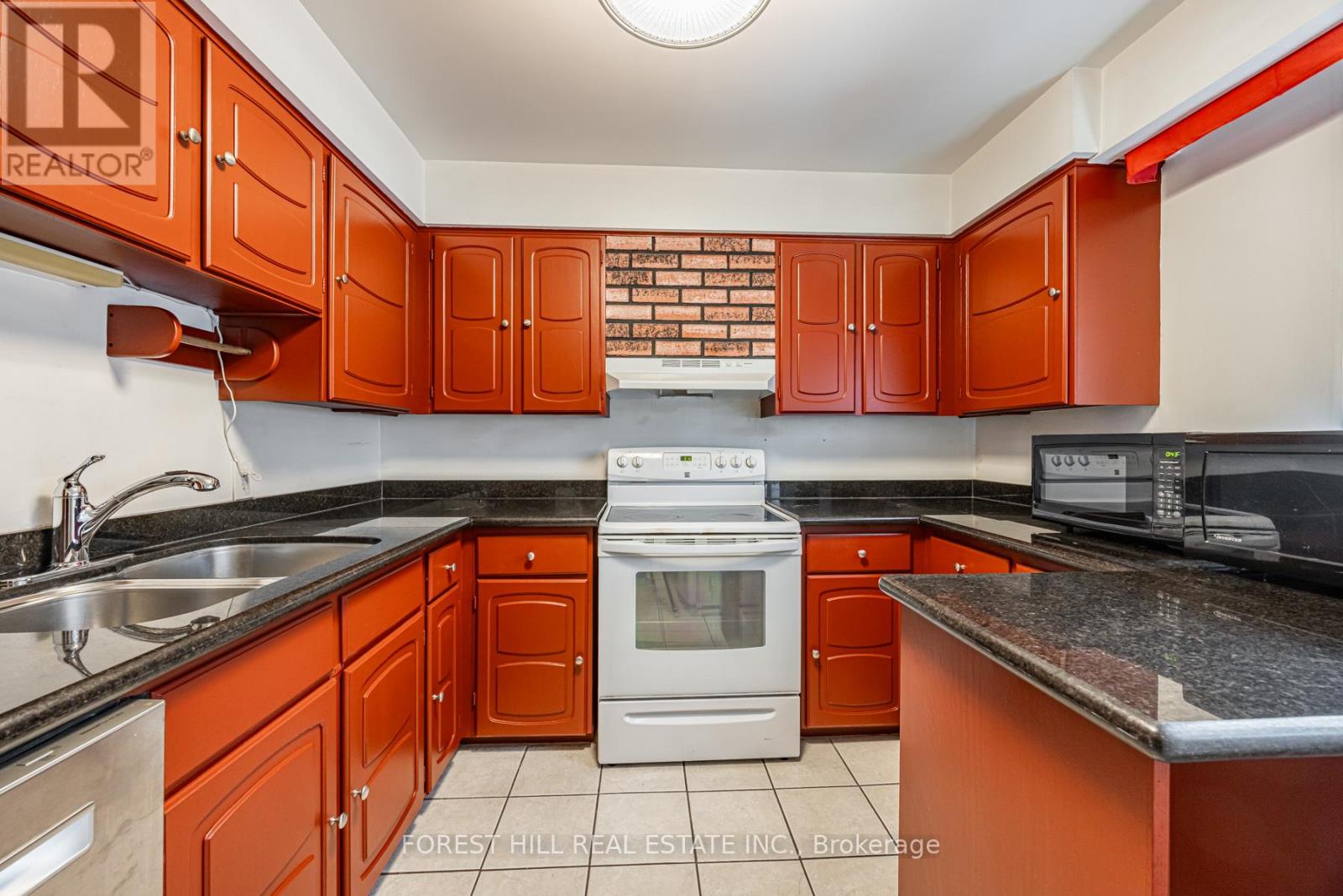 86 Village Greenway, Toronto, Ontario  M2J 1K8 - Photo 16 - C12112192