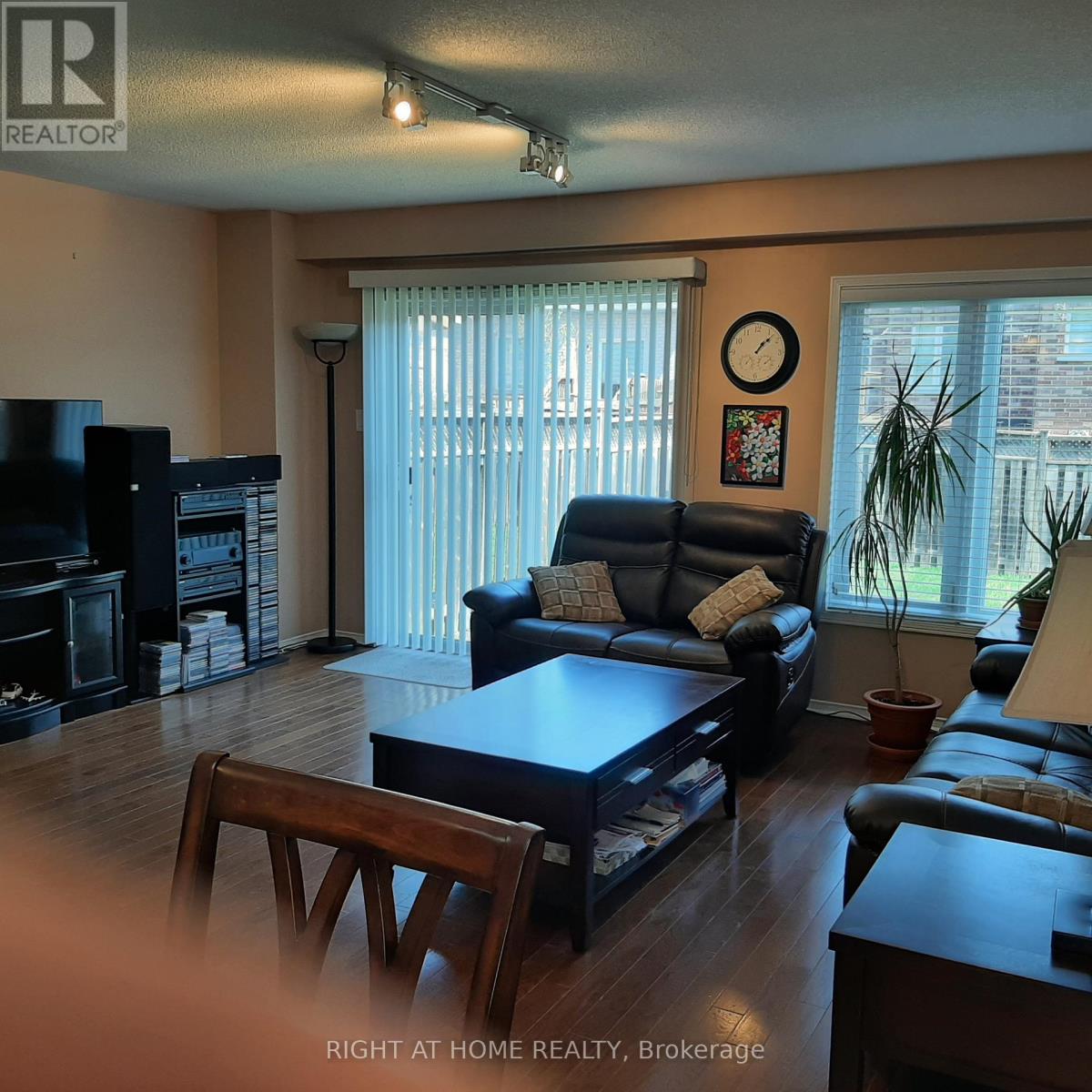 49 Neill Avenue, Whitby, Ontario  L1R 3N5 - Photo 12 - E12112099