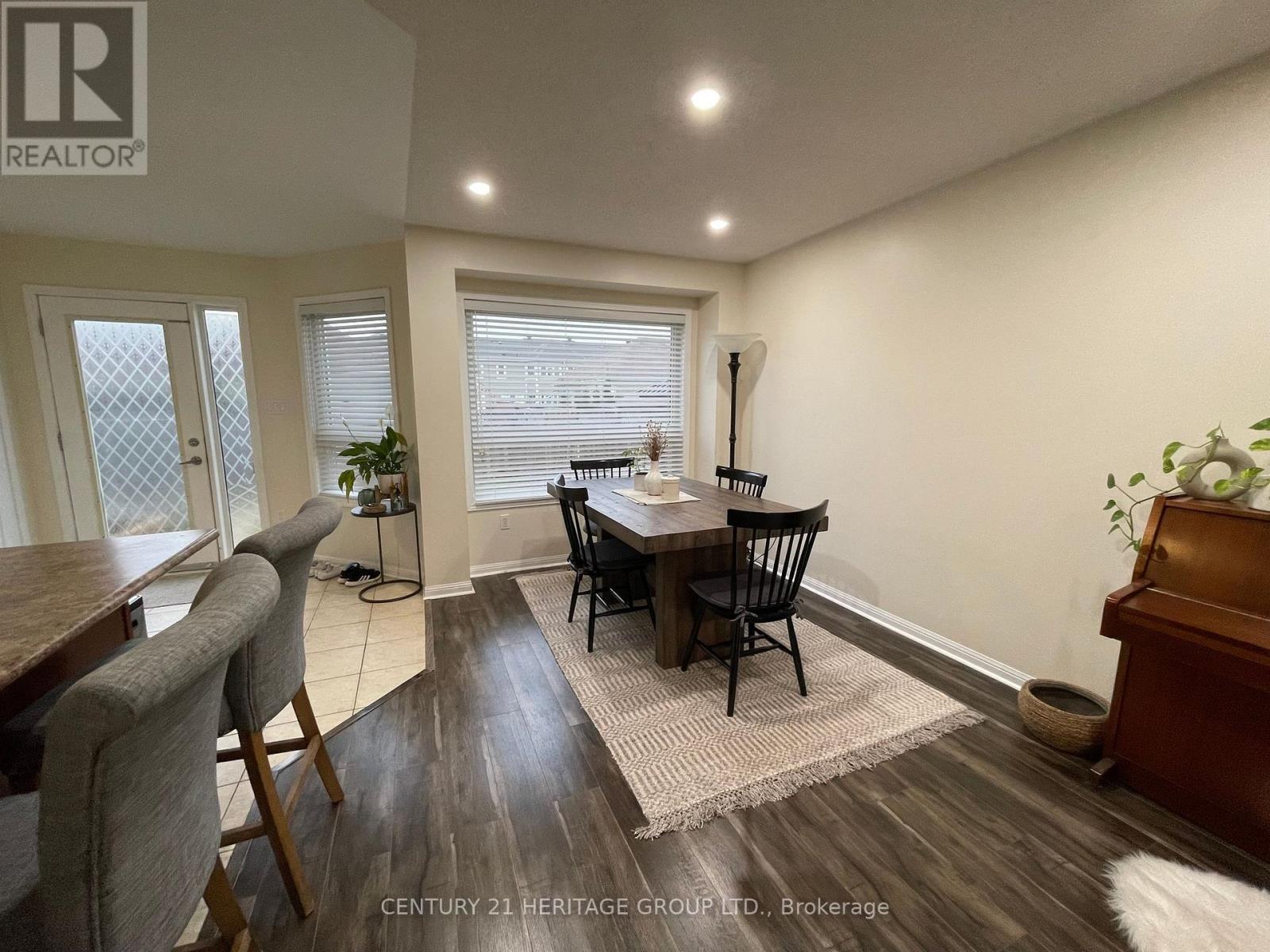 26 Lappe Avenue, Markham, Ontario  L6B 1L3 - Photo 6 - N12111993