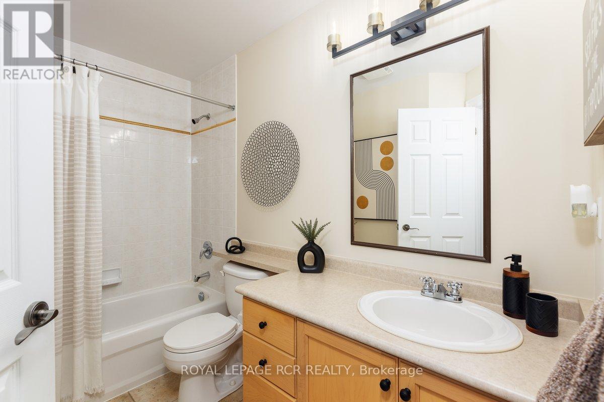 925 Creekfront Way N, Newmarket (Gorham-College Manor), Ontario  L3Y 8T4 - Photo 21 - N12112058