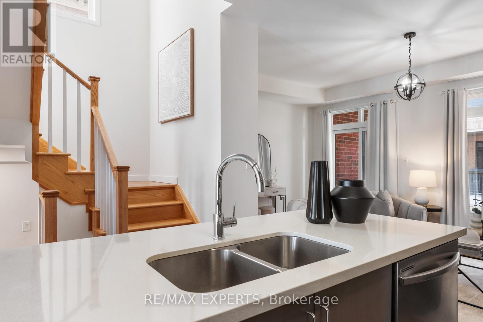 10286 Keele Street, Vaughan, Ontario  L6A 1G3 - Photo 19 - N12112206