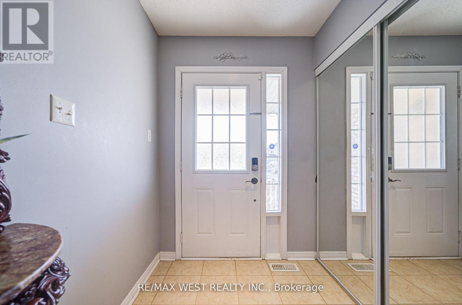 Property at 14 LANCASTER COURT image 3