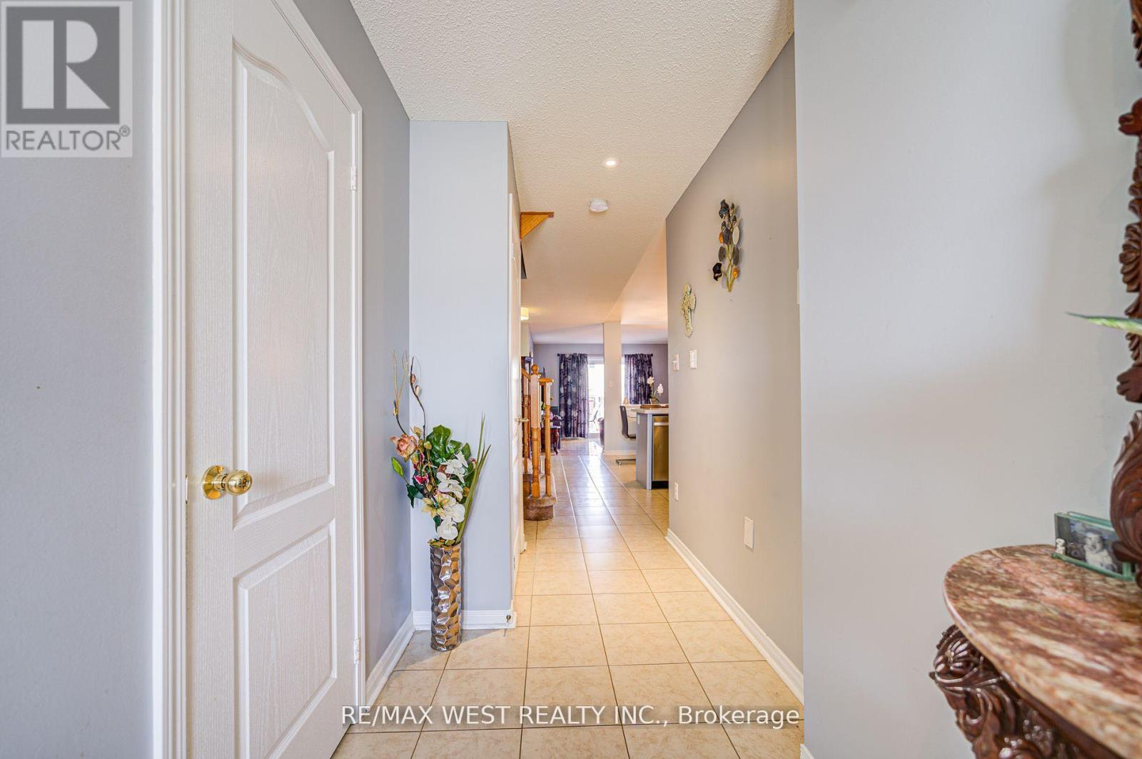 Property at 14 LANCASTER COURT image 4